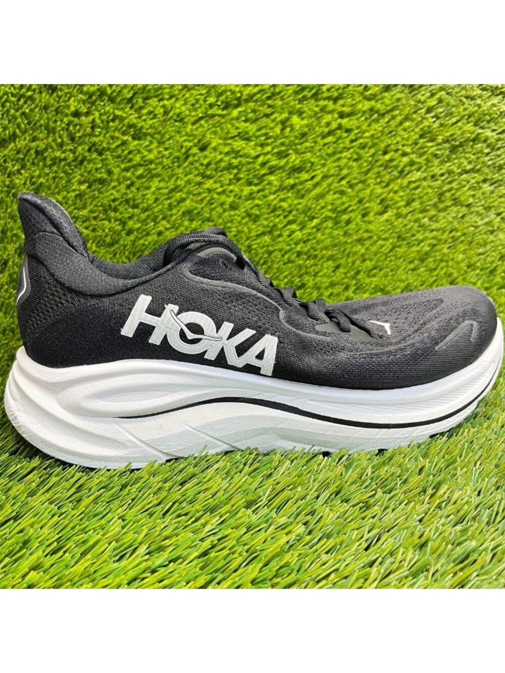 Hoka One One Clifton 10 Mens Size 9 Black White Running Walking Shoes Sneakers
